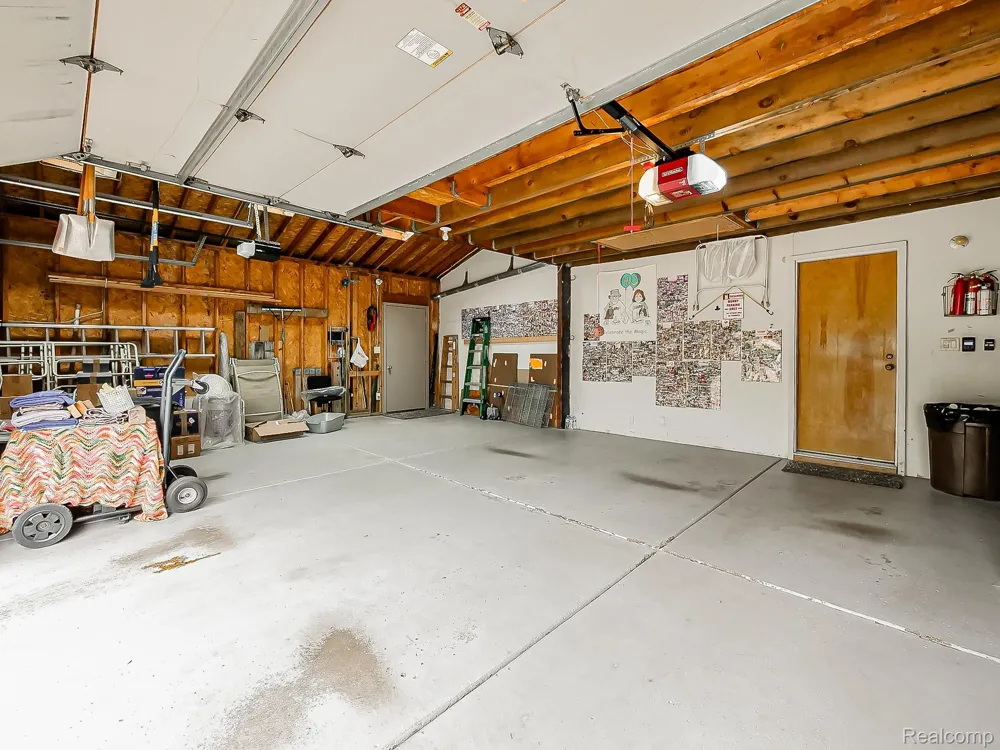 7830 Barnsbury Road West Bloomfield Charter Township, MI 48324