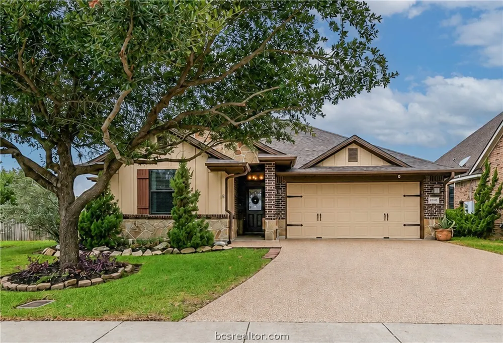 15418 Meadow Pass College Station, TX 77845