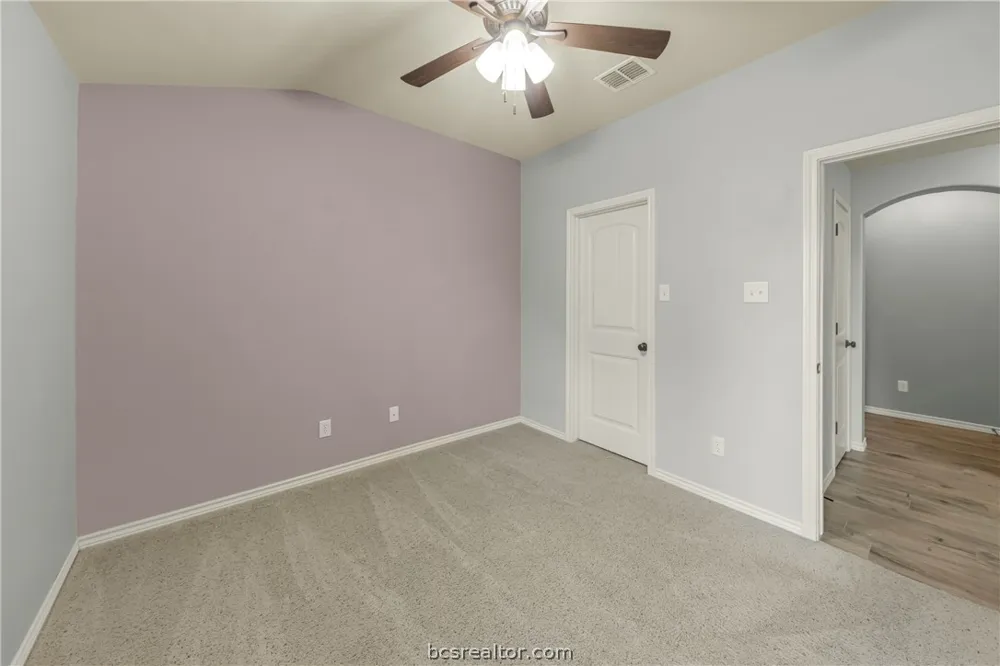 15418 Meadow Pass College Station, TX 77845
