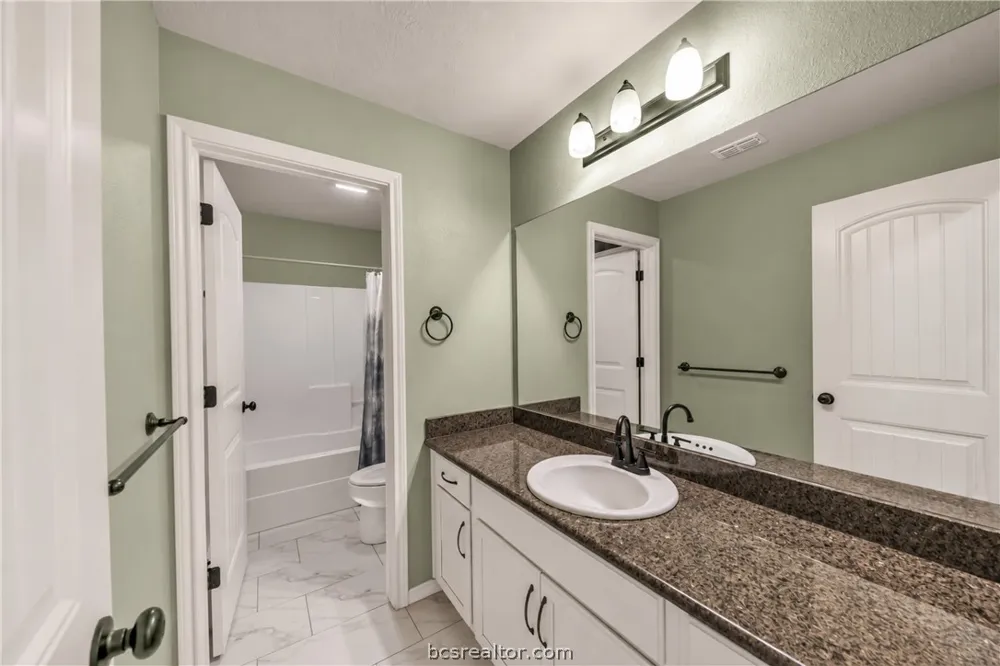 15418 Meadow Pass College Station, TX 77845
