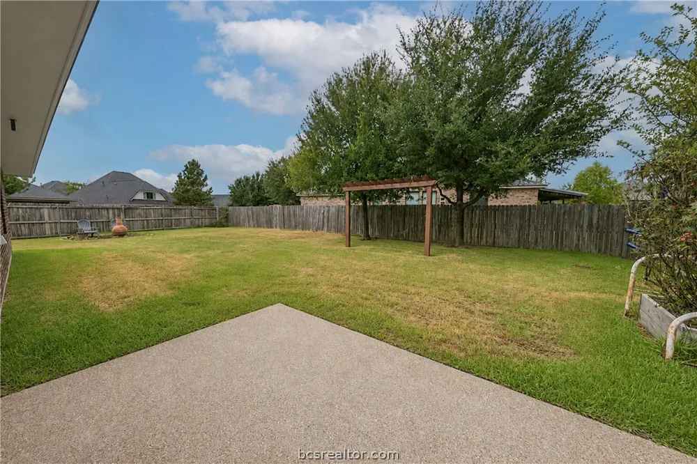 15418 Meadow Pass College Station, TX 77845