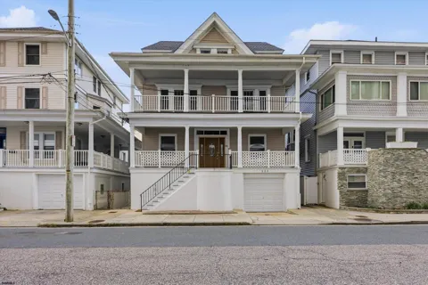 123 S Berkley Square