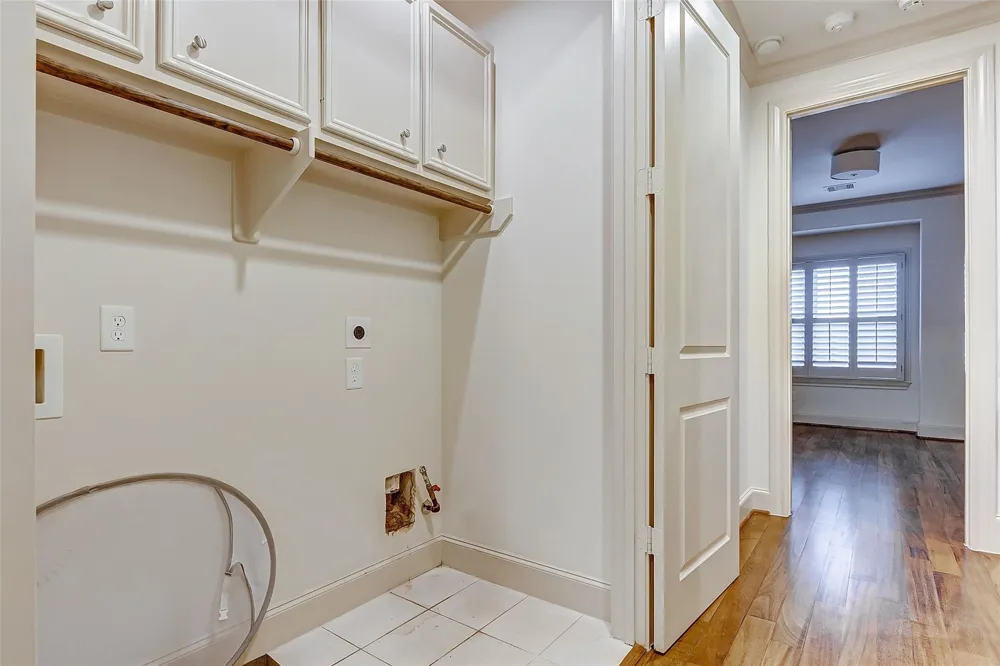 1955 Sheridan Street Houston, TX 77030