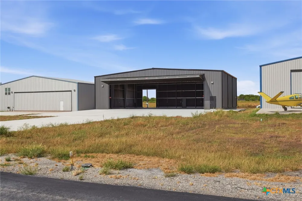 293 Beechcraft Lane Seguin, TX 78155