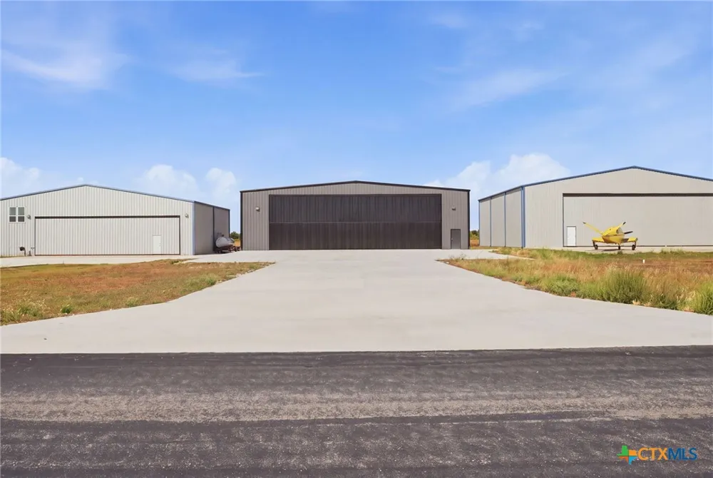 293 Beechcraft Lane Seguin, TX 78155