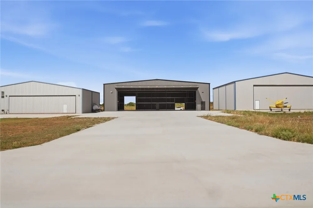293 Beechcraft Lane Seguin, TX 78155