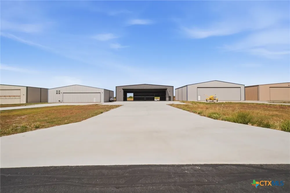 293 Beechcraft Lane Seguin, TX 78155