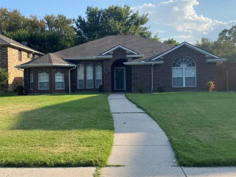18 Monroe Court