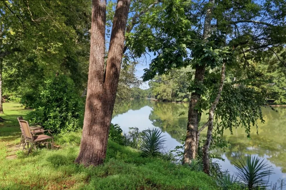 3998 Columns Drive Marietta, GA 30067