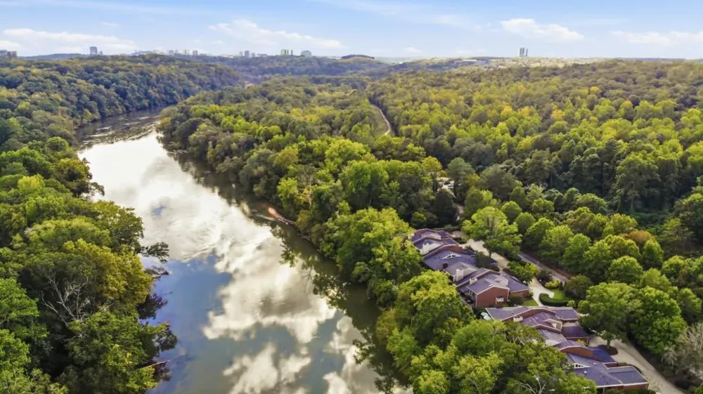 3998 Columns Drive Marietta, GA 30067