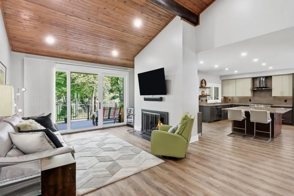 3998 Columns Drive Marietta, GA 30067