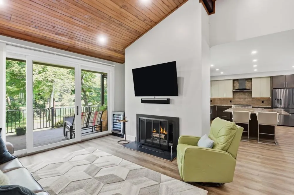 3998 Columns Drive Marietta, GA 30067