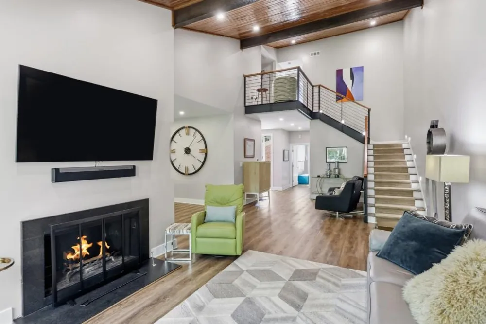 3998 Columns Drive Marietta, GA 30067
