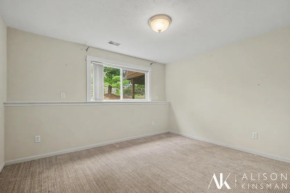 3861 Old Elm Drive SE Kentwood City, MI 49512