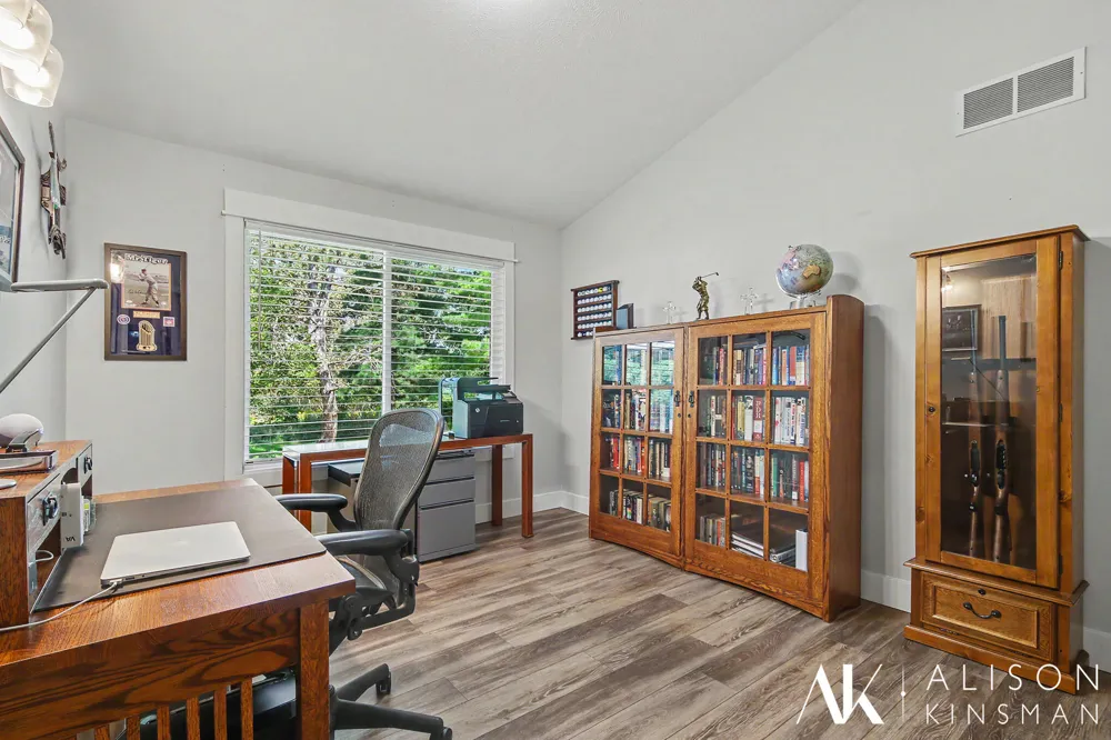 3861 Old Elm Drive SE Kentwood City, MI 49512