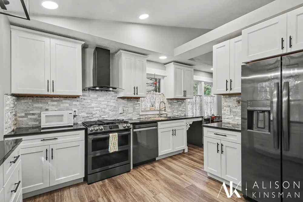3861 Old Elm Drive SE Kentwood City, MI 49512