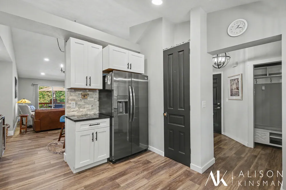 3861 Old Elm Drive SE Kentwood City, MI 49512