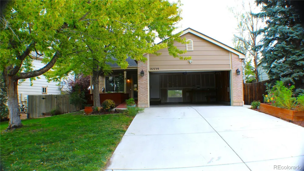 21539 E Crestridge Place Centennial, CO 80015