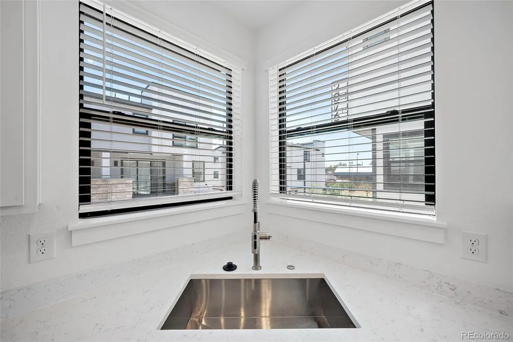 2078 S Holly Street #4 Denver, CO 80222