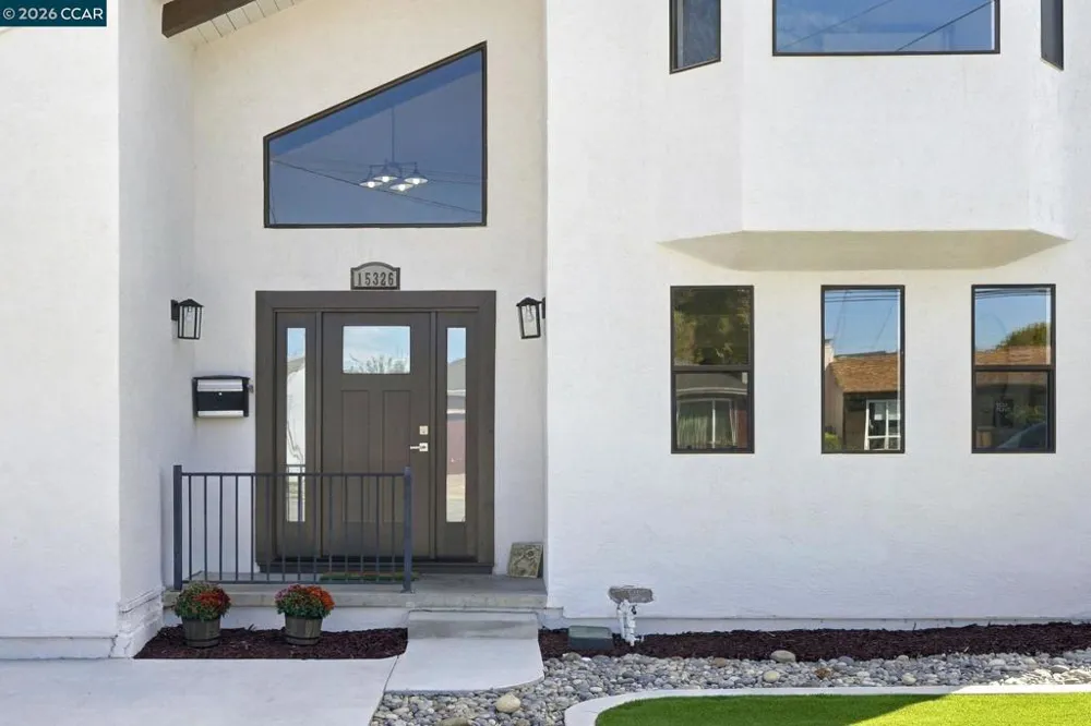 15326 Farnsworth St San Leandro, CA 94579