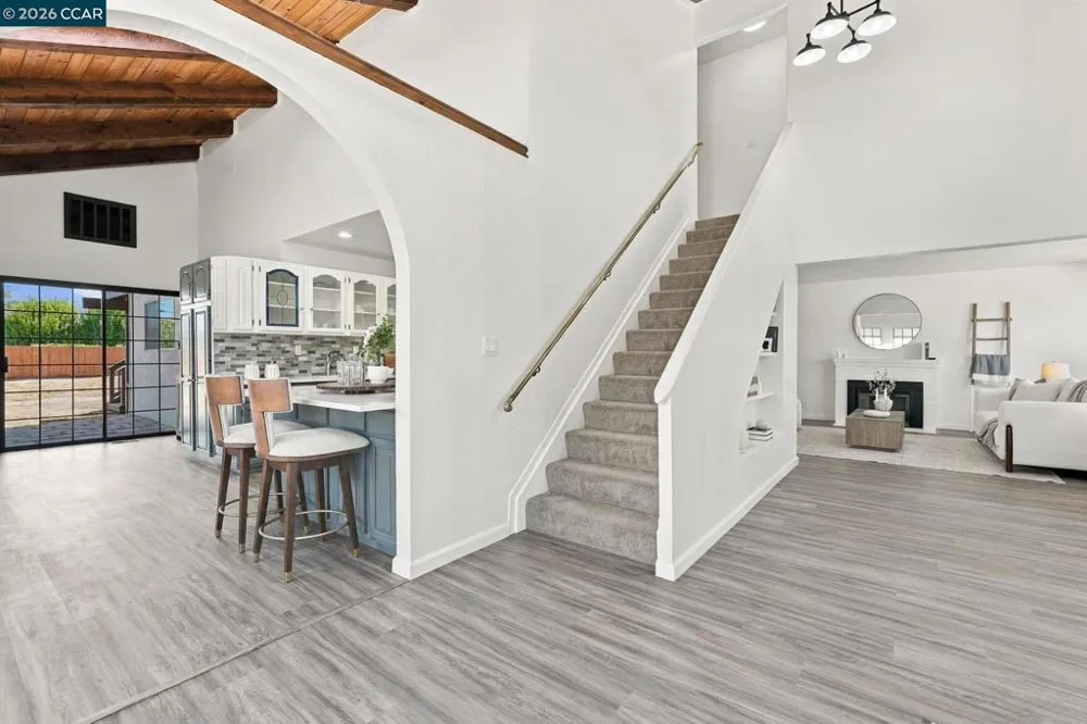 15326 Farnsworth St San Leandro, CA 94579