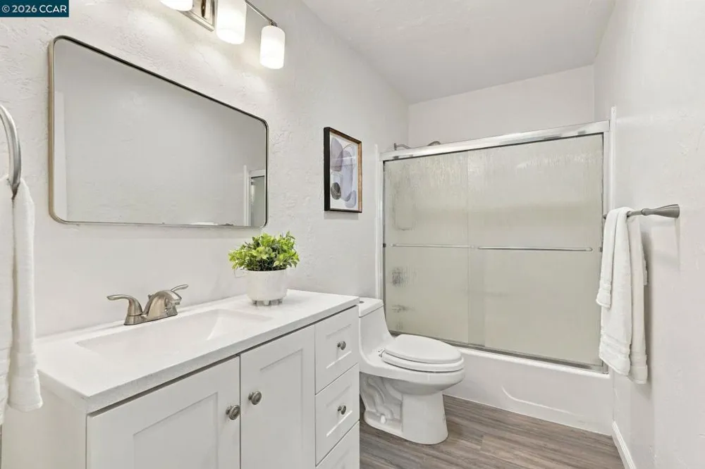 15326 Farnsworth St San Leandro, CA 94579