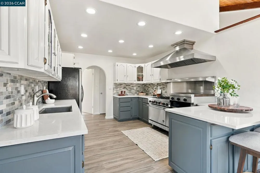 15326 Farnsworth St San Leandro, CA 94579