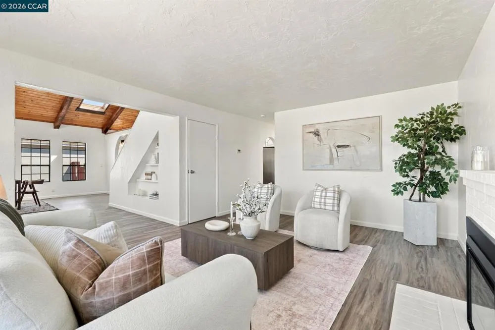 15326 Farnsworth St San Leandro, CA 94579