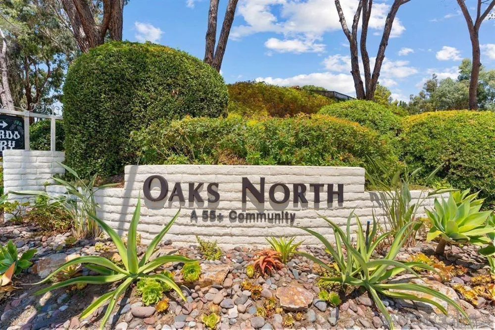 12855 Via Moura San Diego, CA 92128