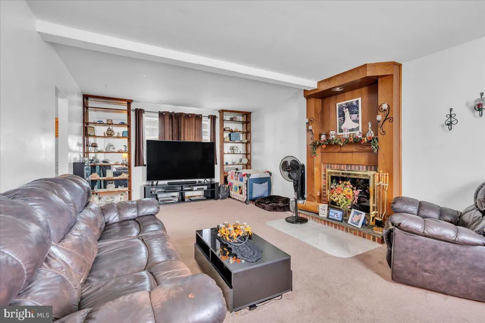 318 S CUMMINGS AVENUE Glassboro, NJ 08028