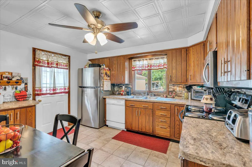 318 S CUMMINGS AVENUE Glassboro, NJ 08028