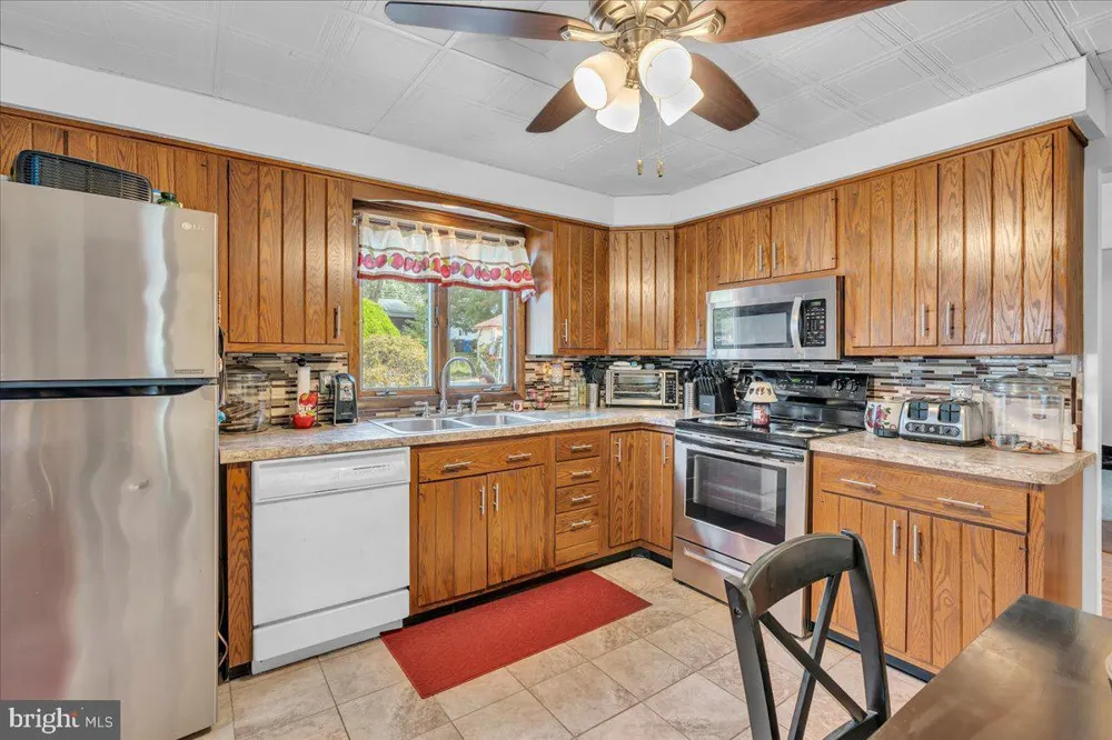 318 S CUMMINGS AVENUE Glassboro, NJ 08028
