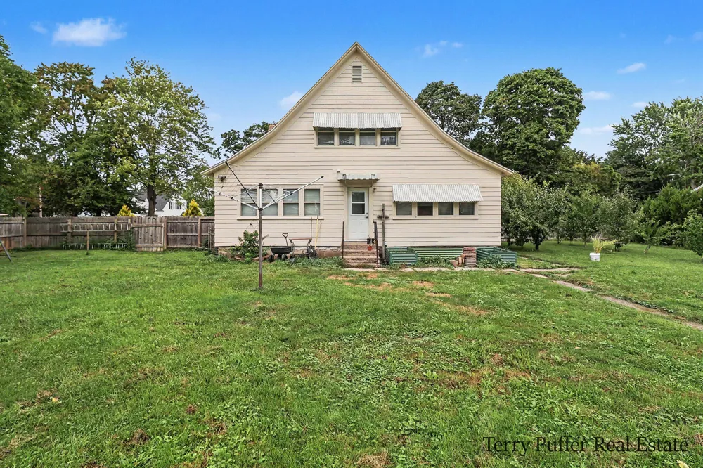 1187 Washington Avenue Muskegon, MI 49441