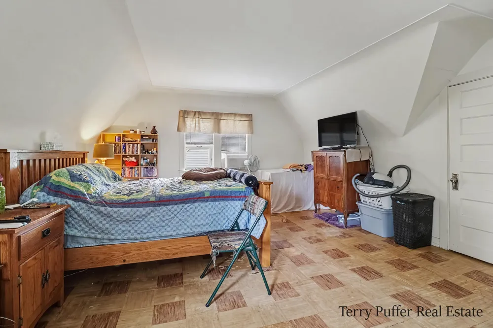 1187 Washington Avenue Muskegon, MI 49441