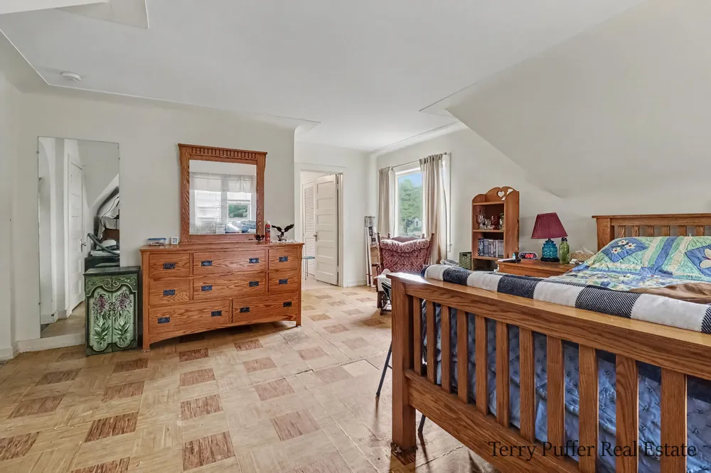 1187 Washington Avenue Muskegon, MI 49441
