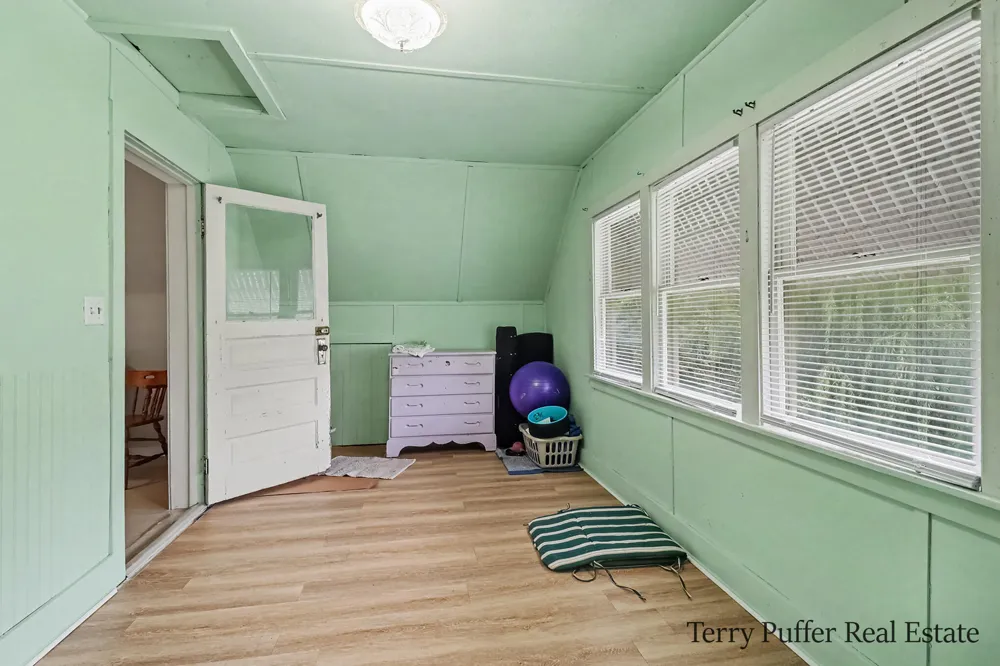 1187 Washington Avenue Muskegon, MI 49441