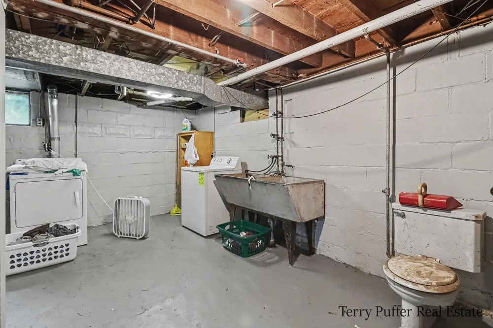 1187 Washington Avenue Muskegon, MI 49441