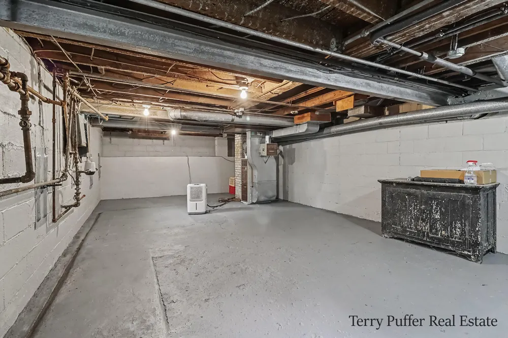 1187 Washington Avenue Muskegon, MI 49441