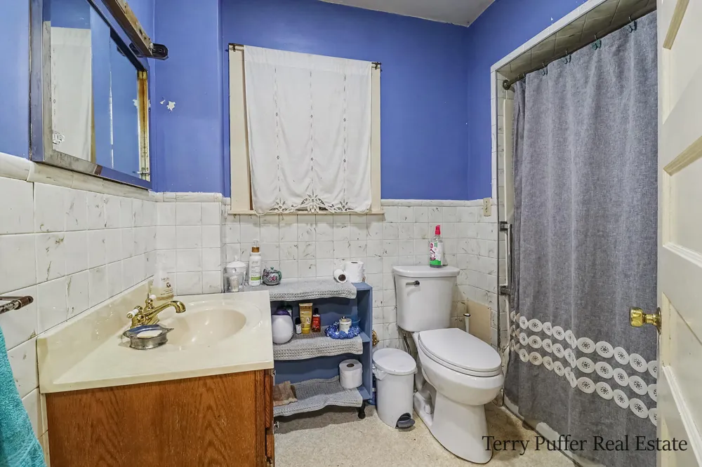 1187 Washington Avenue Muskegon, MI 49441