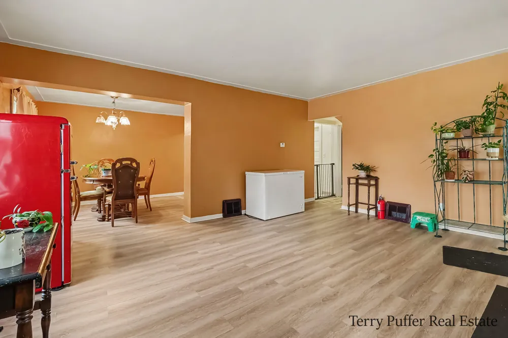 1187 Washington Avenue Muskegon, MI 49441
