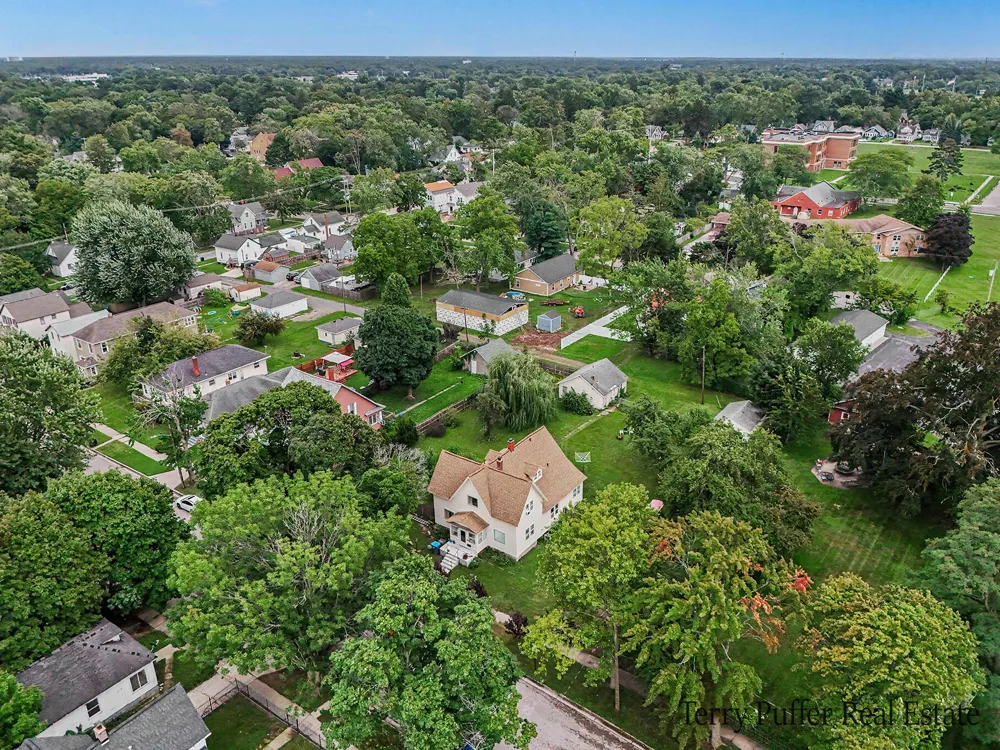 1187 Washington Avenue Muskegon, MI 49441