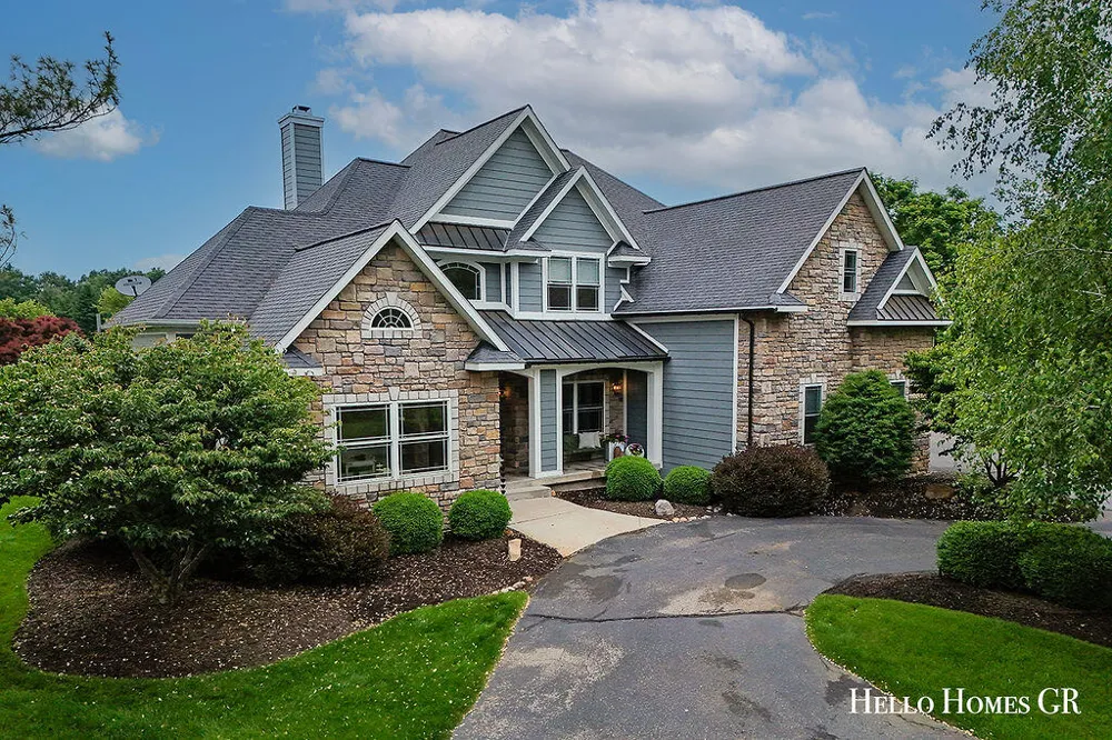 5327 Canyon River Drive NE Ada, MI 49301