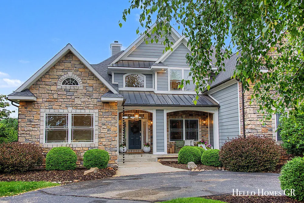 5327 Canyon River Drive NE Ada, MI 49301