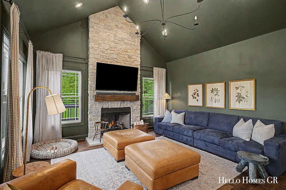 5327 Canyon River Drive NE Ada, MI 49301