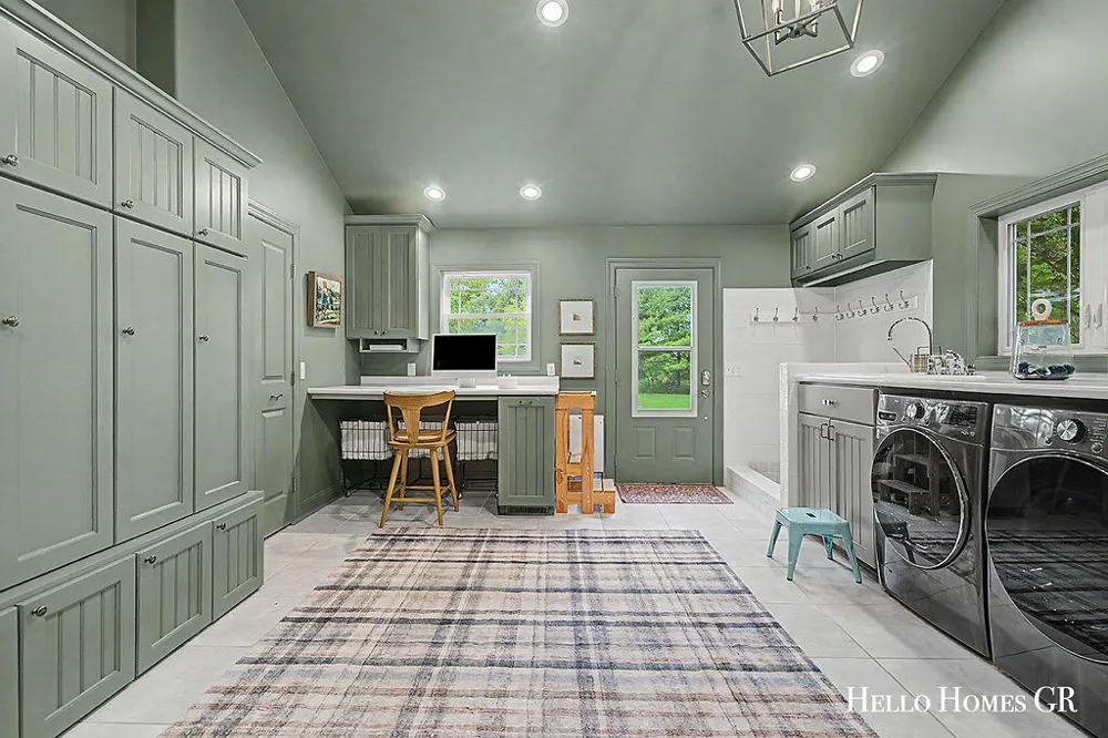 5327 Canyon River Drive NE Ada, MI 49301