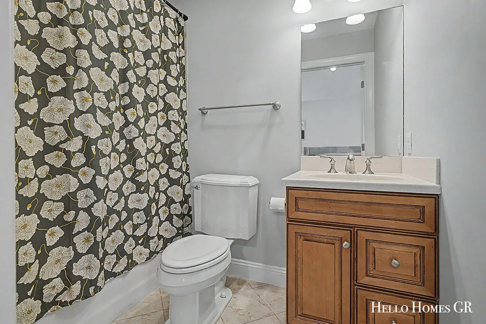 5327 Canyon River Drive NE Ada, MI 49301