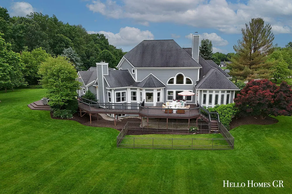 5327 Canyon River Drive NE Ada, MI 49301