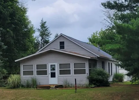 8 E Barton Street