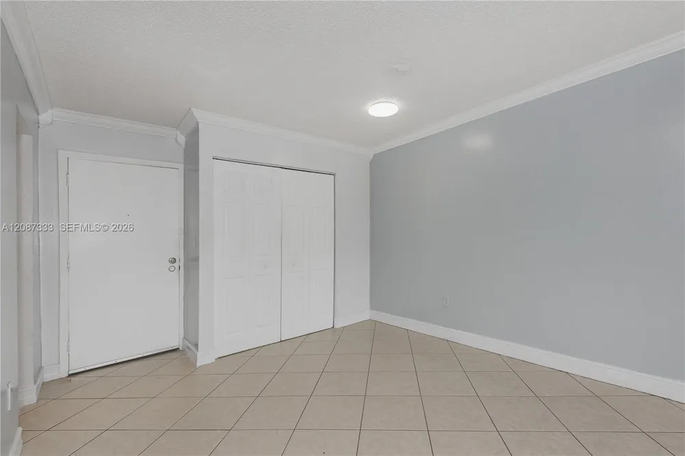 1725 W 60th St #F126 Hialeah, FL 33012