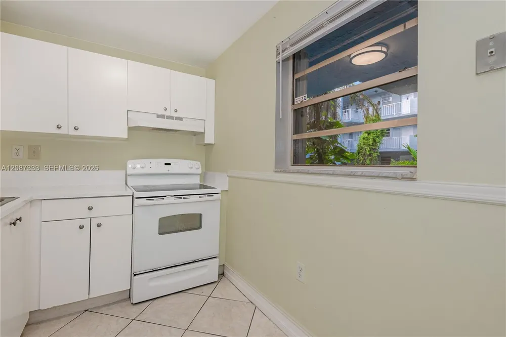 1725 W 60th St #F126 Hialeah, FL 33012